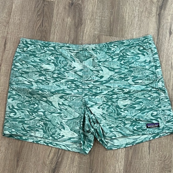 Patagonia XL Fully Lined Fish Pattern Swim Trunks - Picture 2 of 7